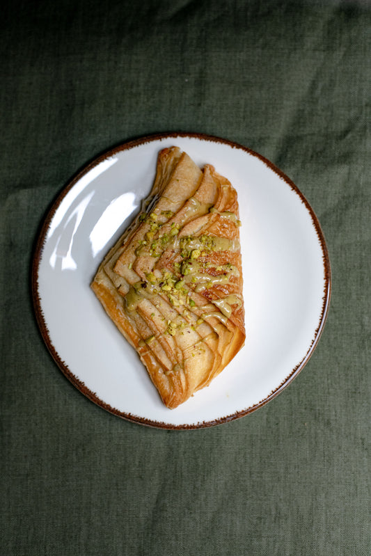 Speltos kruasanas su pistacijomis