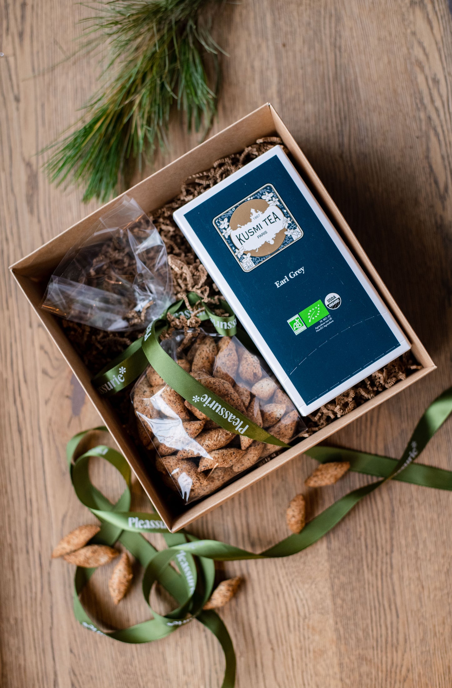 Chocolate cake with berries